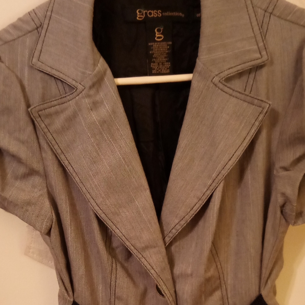 Woman's fitted blazer